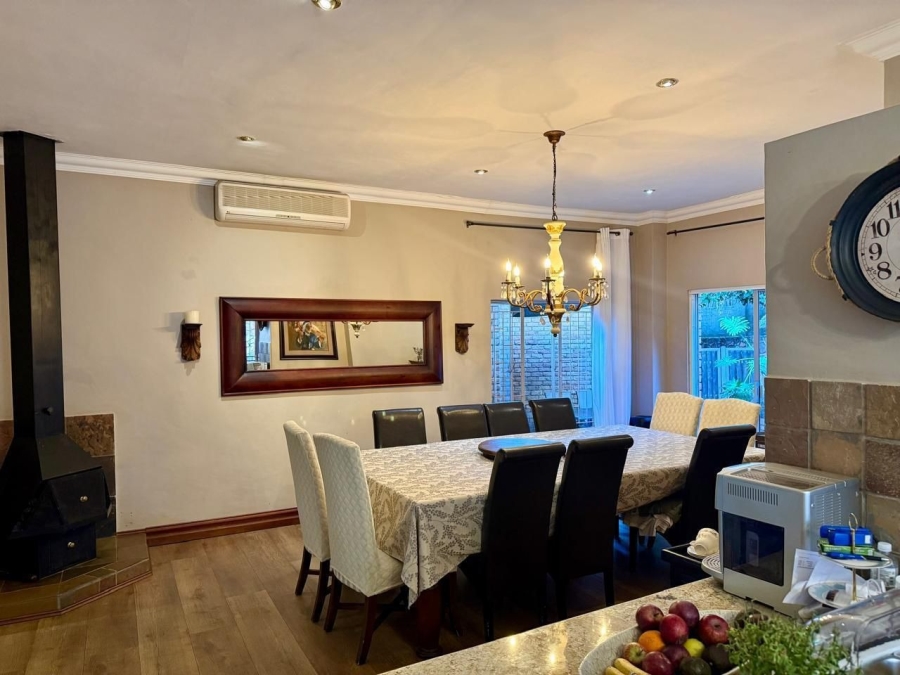 5 Bedroom Property for Sale in Safari Gardens North West